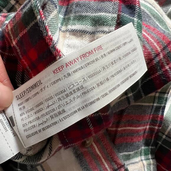 Hollister Plaid Flannel Pajama Set - Picture 10 of 10